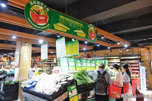 量販零食巨頭伸向日用百貨，社區超市迎來致命一擊